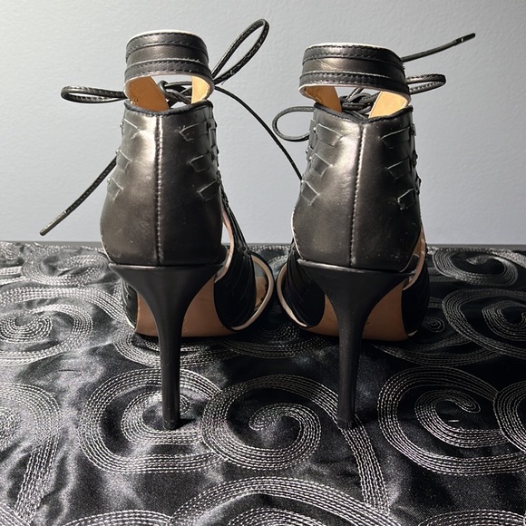 L.A.M.B. Halifax Dress Pump - Picture 5 of 6